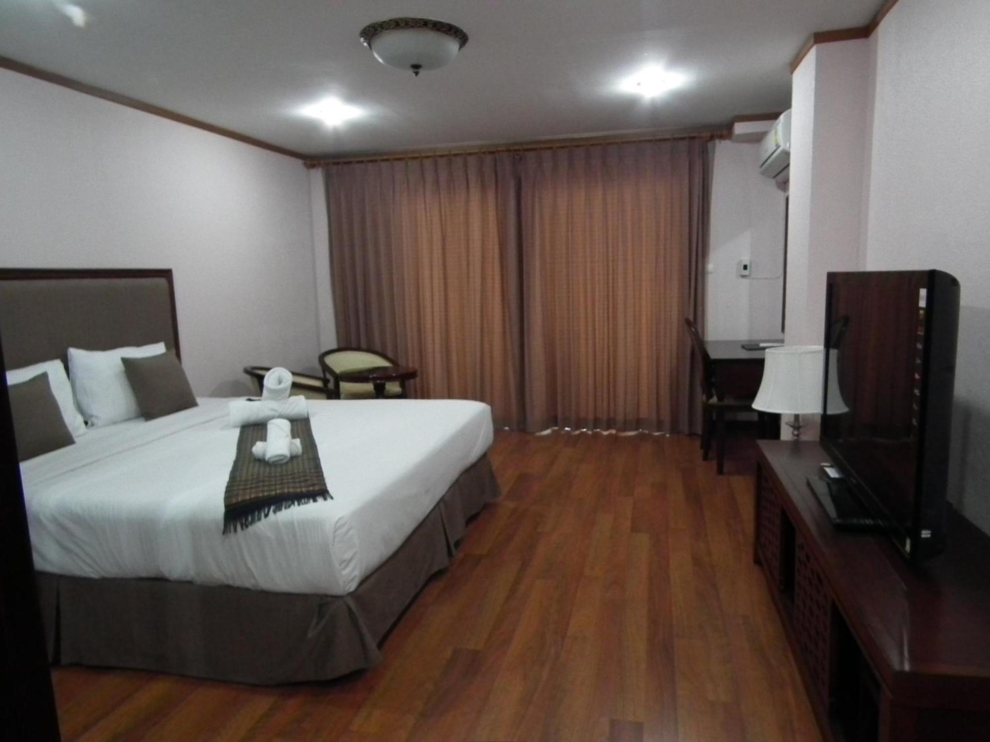 Abricole At Pattaya Hill Apartment Ngoại thất bức ảnh
