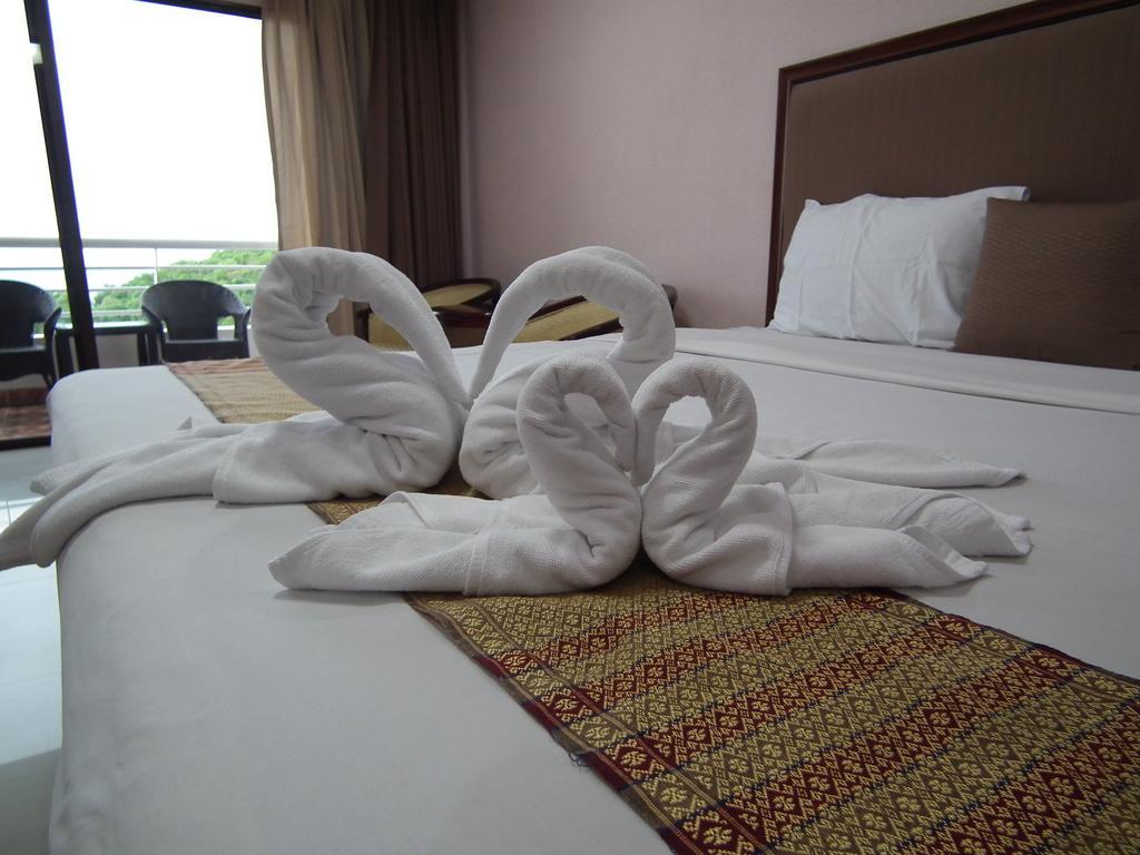 Abricole At Pattaya Hill Apartment Ngoại thất bức ảnh