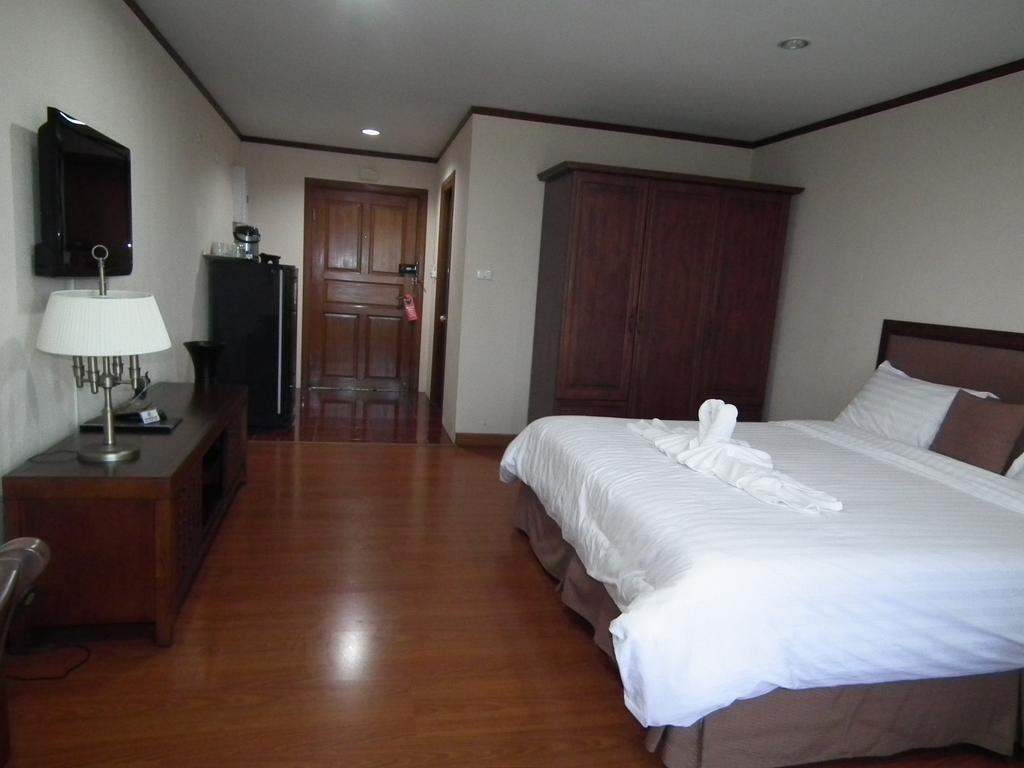 Abricole At Pattaya Hill Apartment Ngoại thất bức ảnh