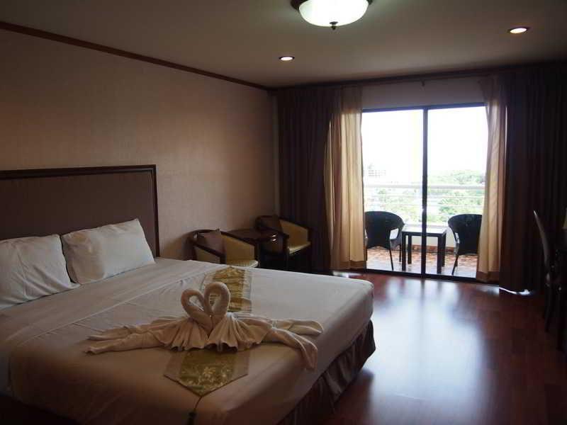 Abricole At Pattaya Hill Apartment Ngoại thất bức ảnh