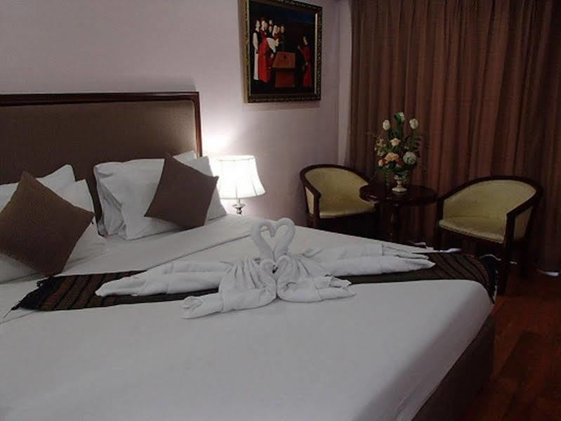 Abricole At Pattaya Hill Apartment Ngoại thất bức ảnh