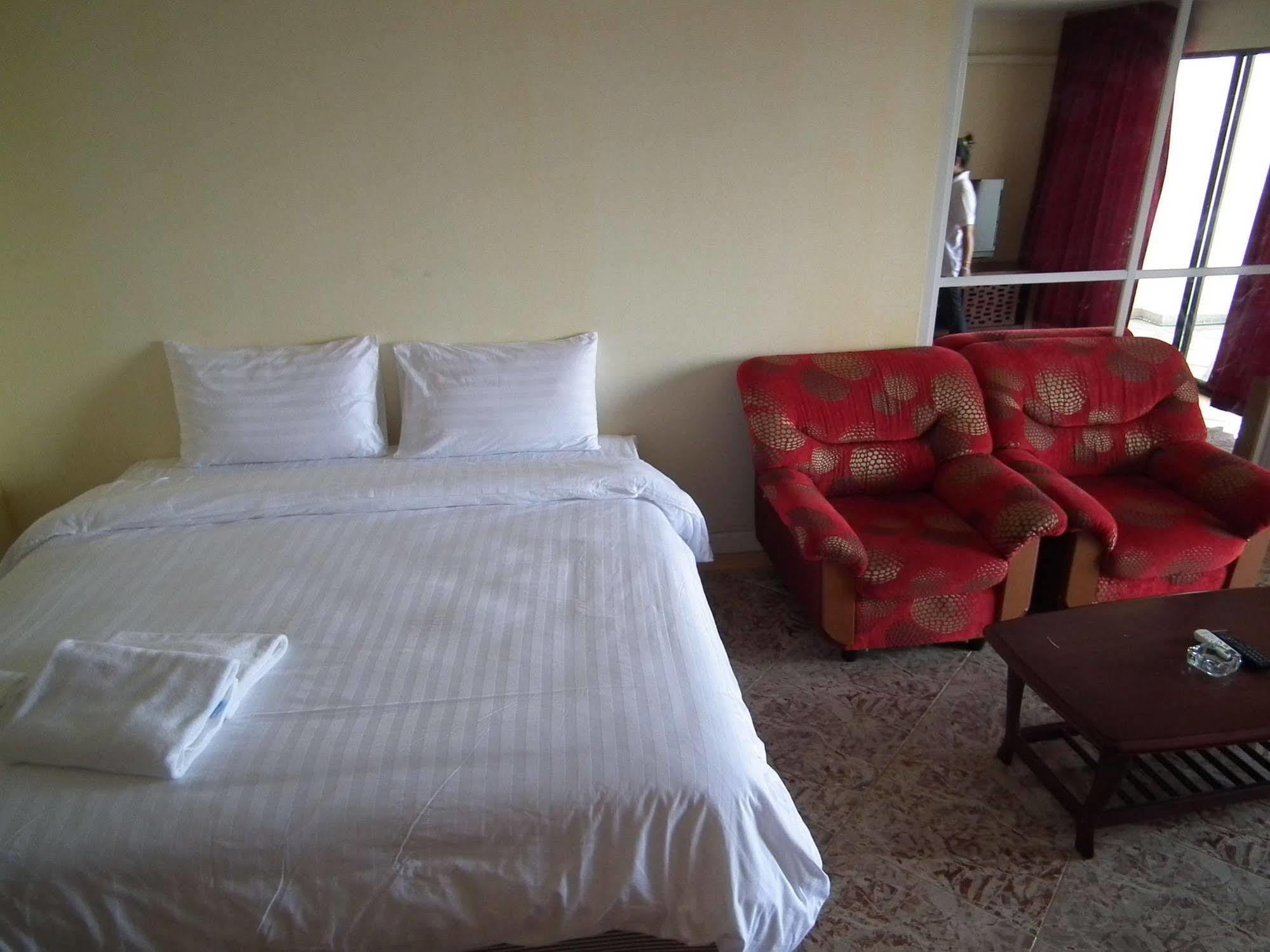 Abricole At Pattaya Hill Apartment Ngoại thất bức ảnh
