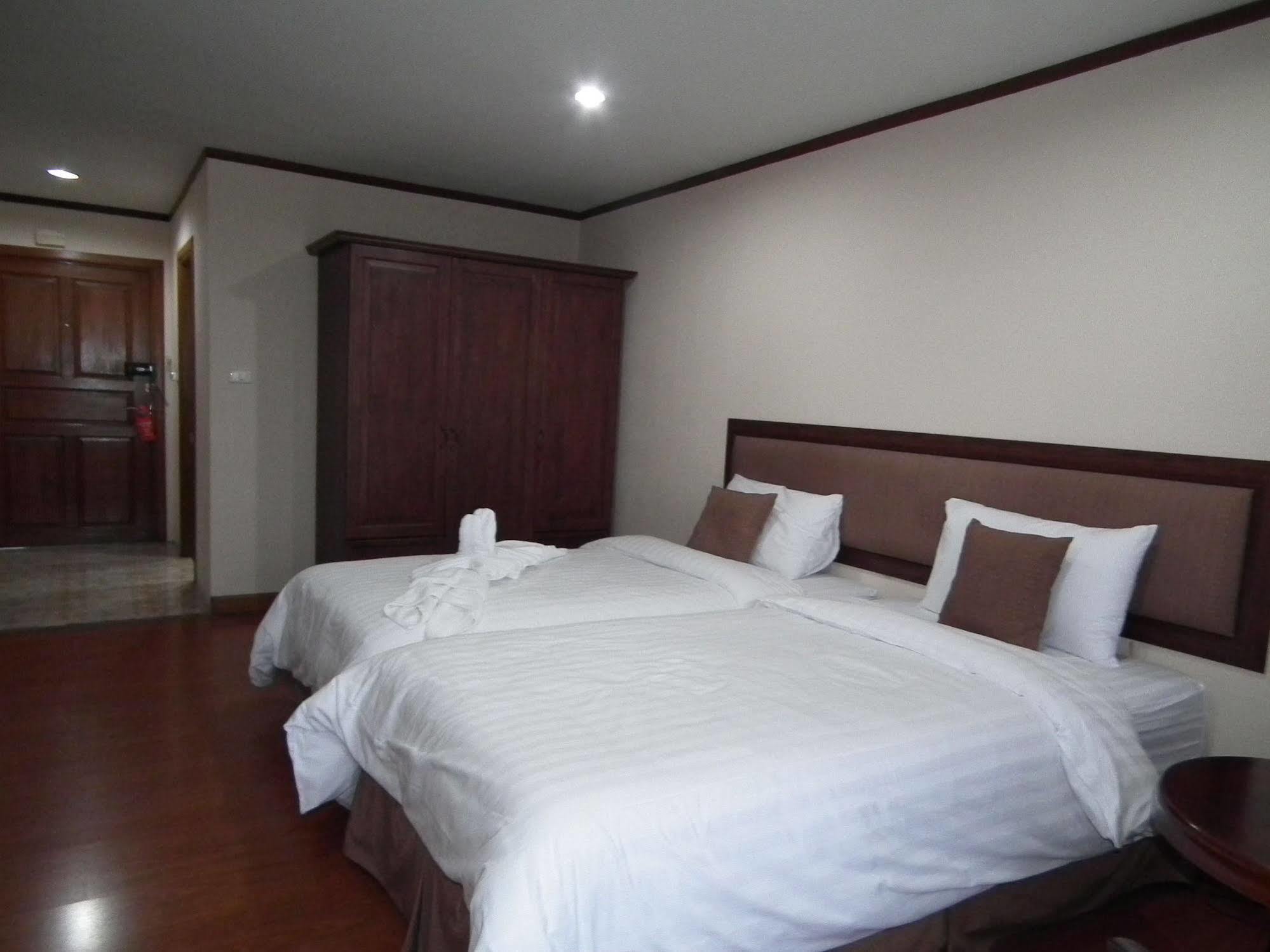 Abricole At Pattaya Hill Apartment Ngoại thất bức ảnh
