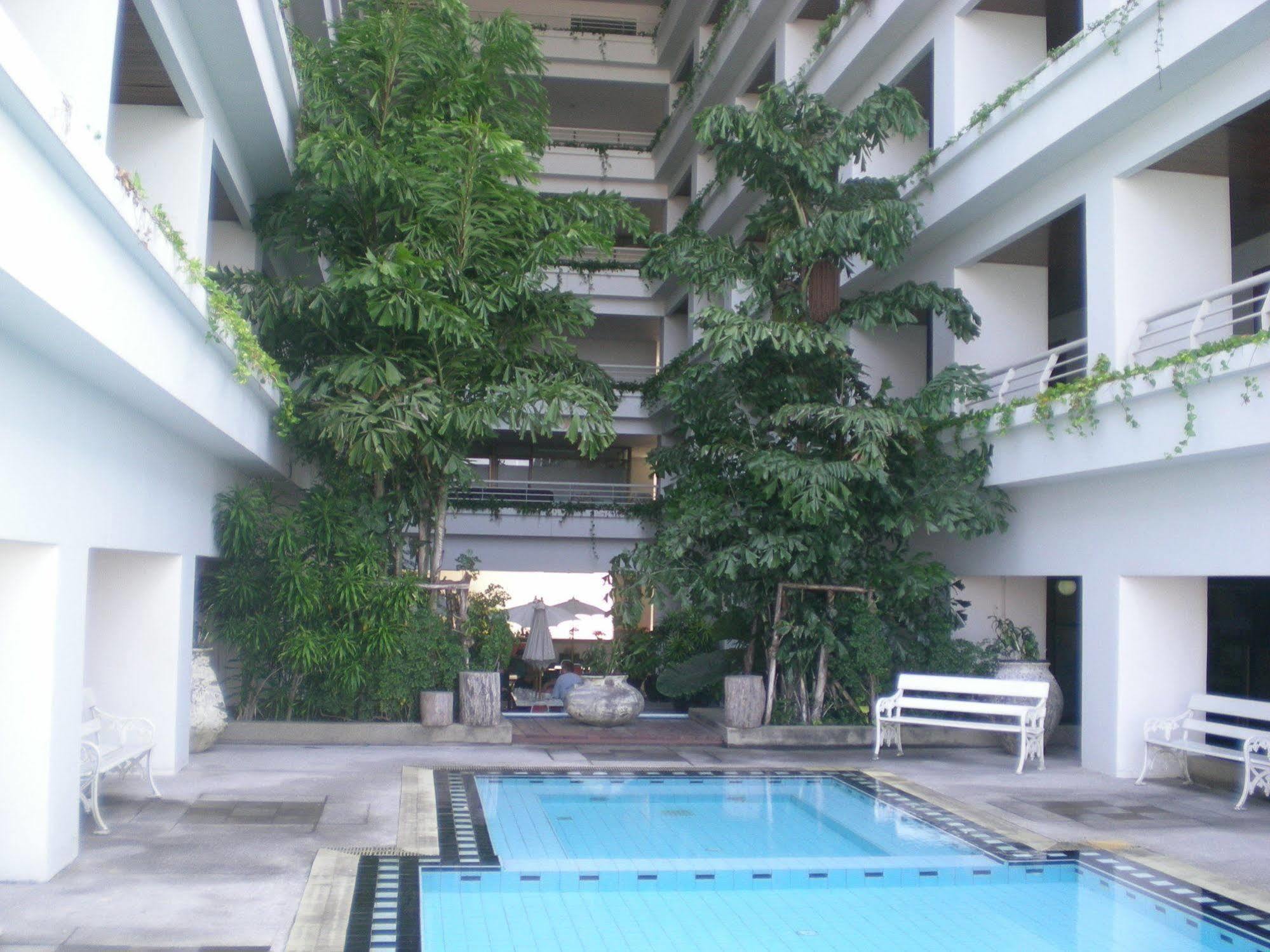 Abricole At Pattaya Hill Apartment Ngoại thất bức ảnh