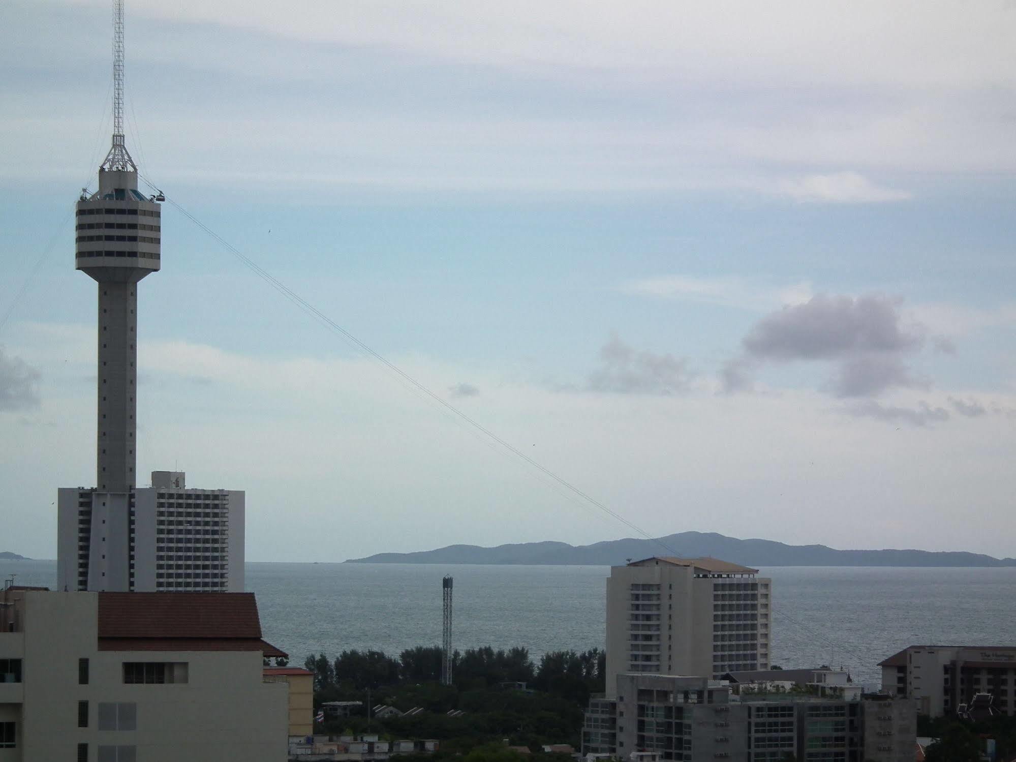 Abricole At Pattaya Hill Apartment Ngoại thất bức ảnh