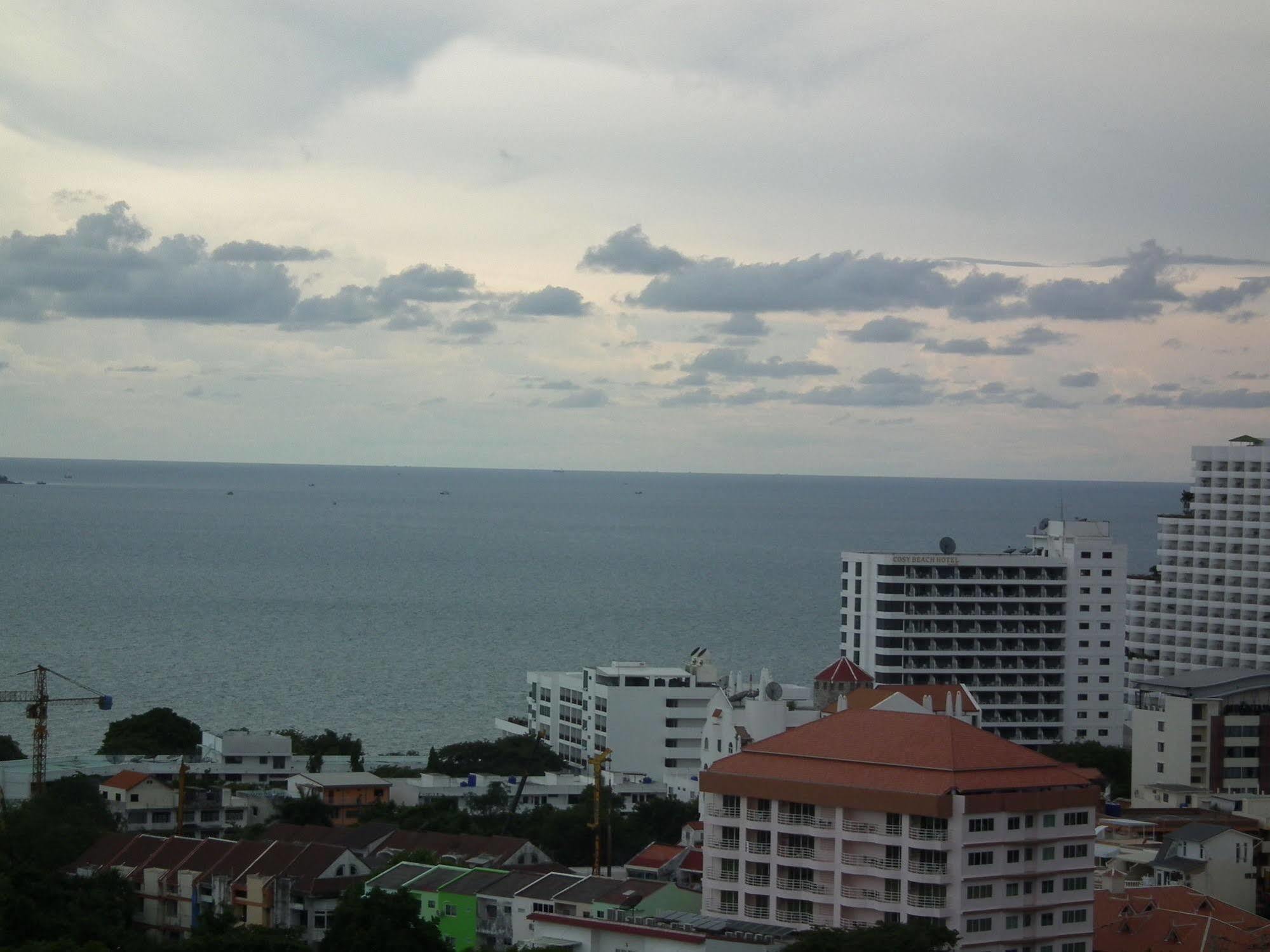 Abricole At Pattaya Hill Apartment Ngoại thất bức ảnh